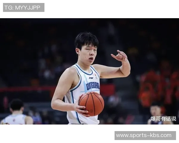 杨瀚森赛前热身展现惊人实力完美对抗后勾手与暴扣三分球全中