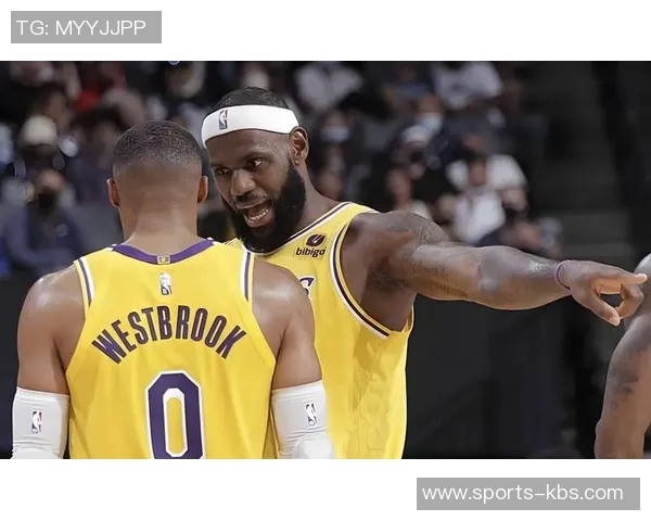 小莫呼吁保罗与詹姆斯共赴海外组队应对离谱遭遇